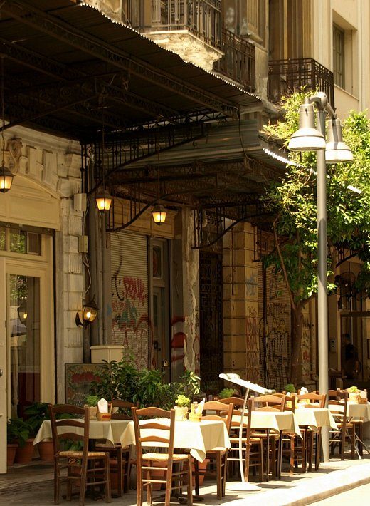 Restaurant mit Bestuhlung aussen in Thessaloniki